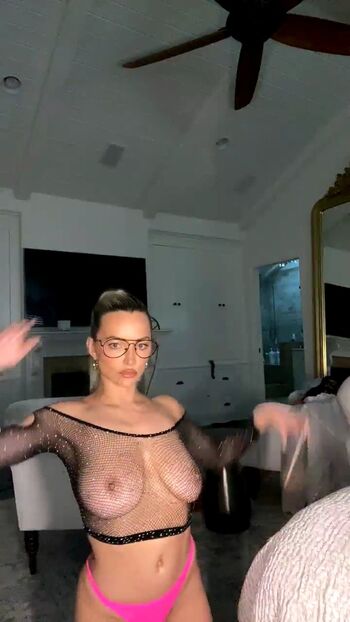 Lindsey pelas  page leaked private photo uncensored HD quality