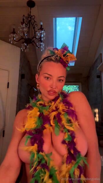 Lindsey pelas  page leaked private photo uncensored HD quality
