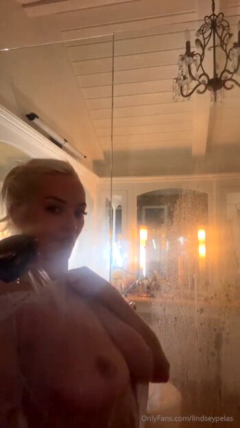 Lindsey pelas  page leaked private photo uncensored HD quality
