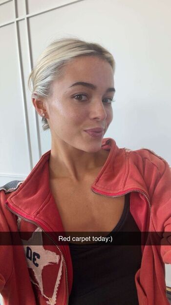 Livvy dunne  page leaked private photo uncensored HD quality