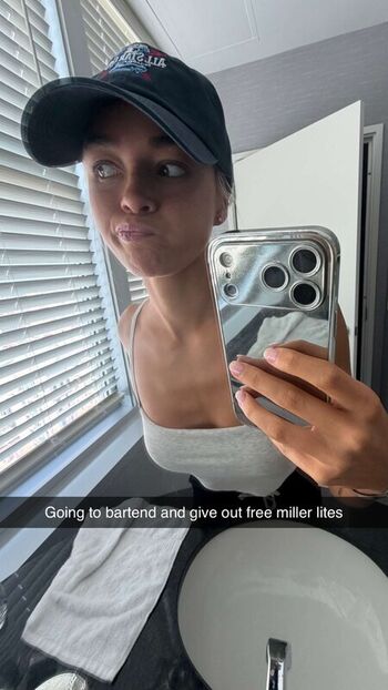Livvy dunne  page leaked private photo uncensored HD quality