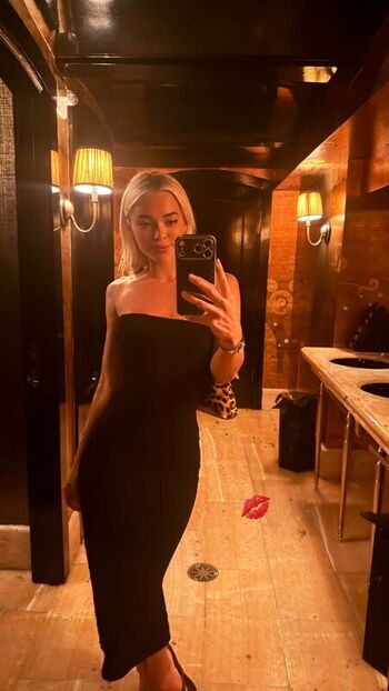 Livvy dunne  page leaked private photo uncensored HD quality