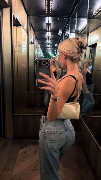 Livvy dunne  page leaked private photo uncensored HD quality
