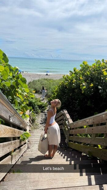 Livvy dunne  page leaked private photo uncensored HD quality