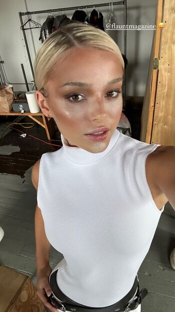 Livvy dunne  page leaked private photo uncensored HD quality