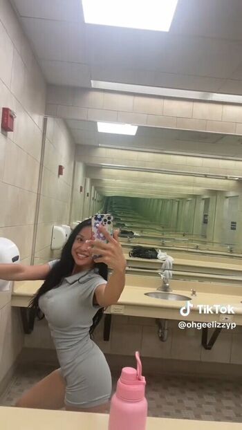 Lizzywurst leaked private photo uncensored HD quality