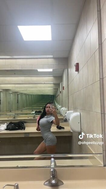 Lizzywurst leaked private photo uncensored HD quality