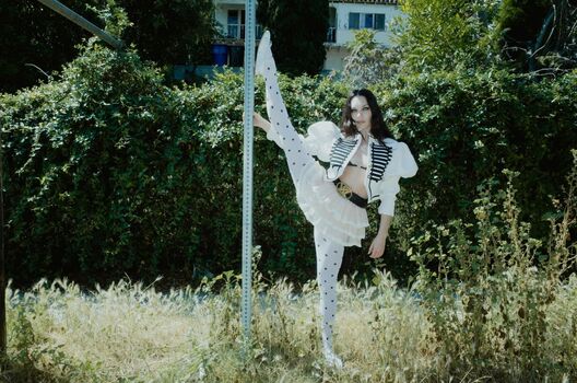 Maddie ziegler  page leaked private photo uncensored HD quality