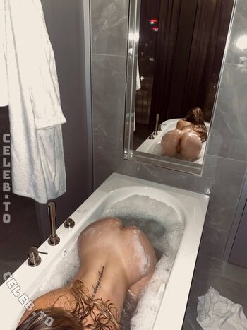 Madeleine   page leaked private photo uncensored HD quality