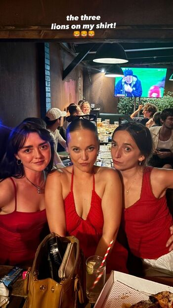 Maisie williams page leaked private photo uncensored HD quality