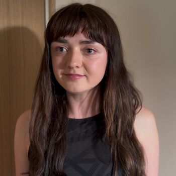 Maisie williams page leaked private photo uncensored HD quality