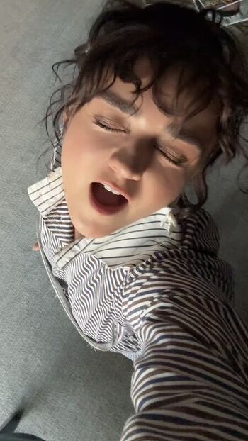 Maisie williams leaked private photo uncensored HD quality