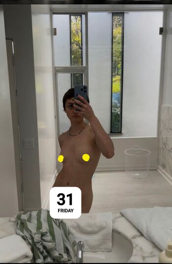 Maisie williams page leaked private photo uncensored HD quality