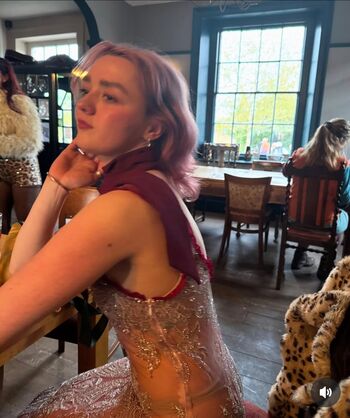 Maisie williams page leaked private photo uncensored HD quality