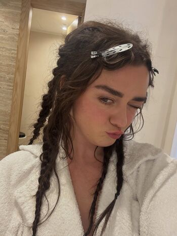 Maisie williams page leaked private photo uncensored HD quality