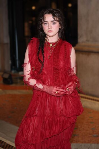 Maisie williams page leaked private photo uncensored HD quality