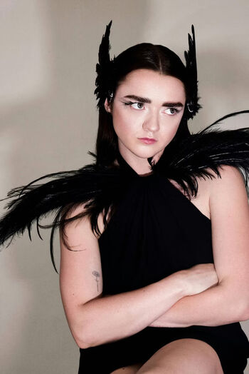 Maisie williams leaked private photo uncensored HD quality