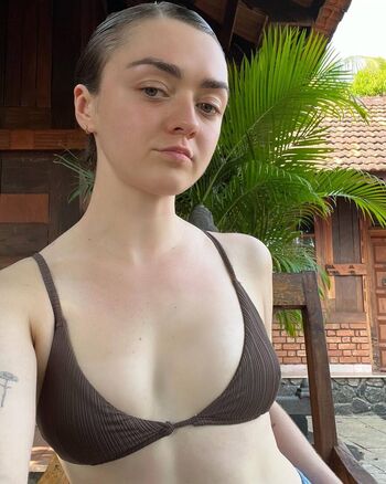 Maisie williams leaked private photo uncensored HD quality