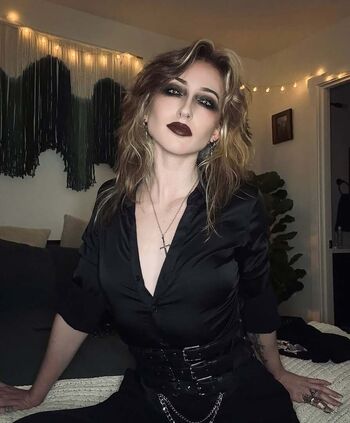 Maisielynnie leaked private photo uncensored HD quality