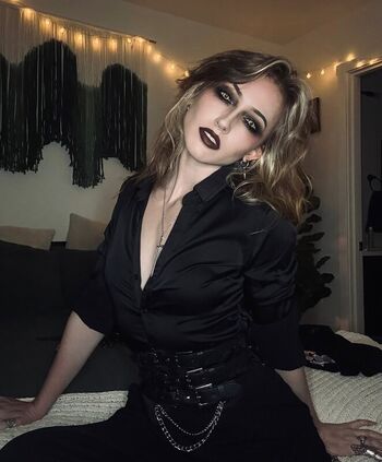 Maisielynnie leaked private photo uncensored HD quality