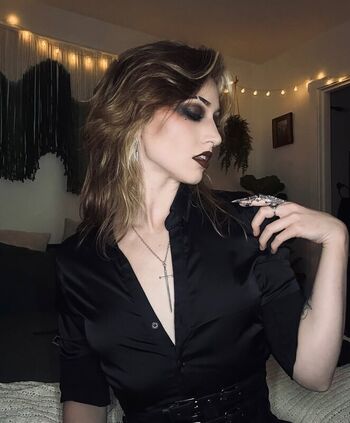 Maisielynnie leaked private photo uncensored HD quality