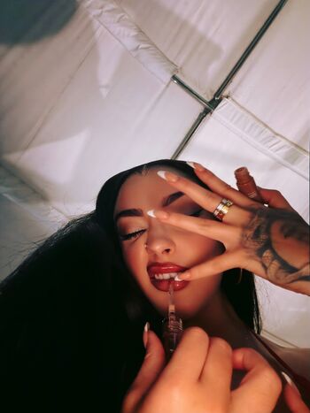 Malu trevejo  page leaked private photo uncensored HD quality