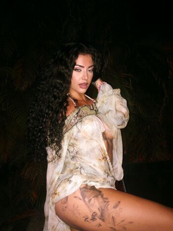 Malu trevejo  page leaked private photo uncensored HD quality