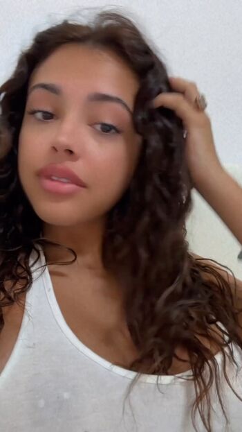 Malu trevejo  page leaked private photo uncensored HD quality