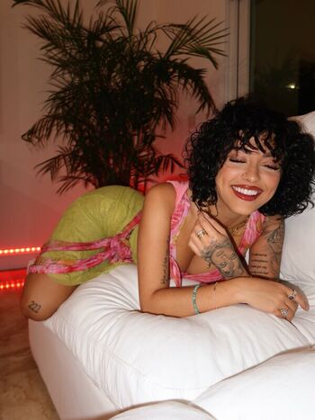 Malu trevejo  page leaked private photo uncensored HD quality