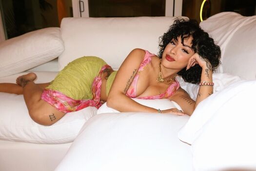 Malu trevejo  page leaked private photo uncensored HD quality