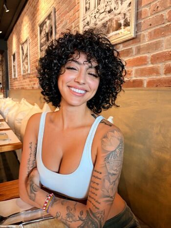 Malu trevejo  page leaked private photo uncensored HD quality
