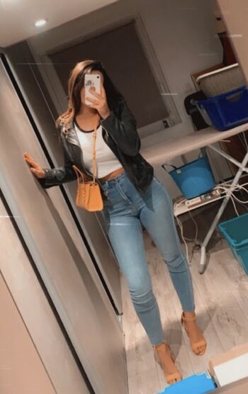 Meuf en talons leaked private photo uncensored HD quality