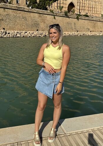 Meuf en talons leaked private photo uncensored HD quality
