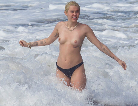 Miley cyrus leaked private photo uncensored HD quality