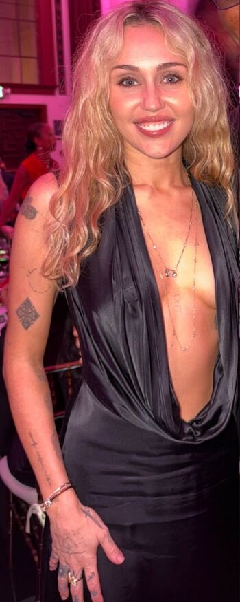 Miley cyrus leaked private photo uncensored HD quality