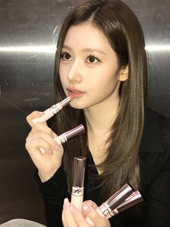 Minatozaki sana page leaked private photo uncensored HD quality