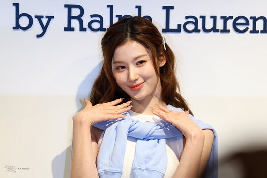 Minatozaki sana page leaked private photo uncensored HD quality
