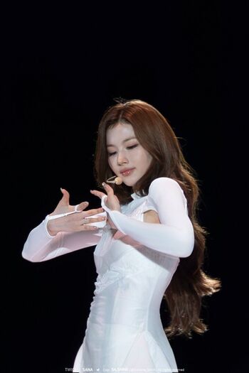 Minatozaki sana page leaked private photo uncensored HD quality