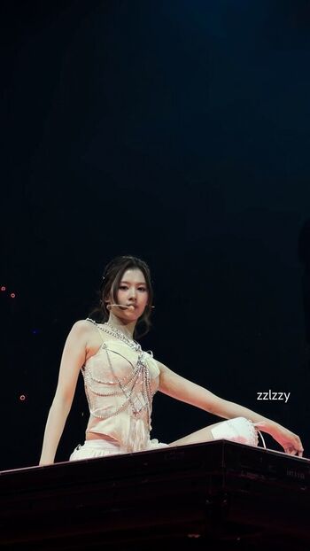 Minatozaki sana page leaked private photo uncensored HD quality