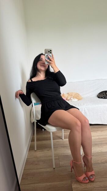 Miniloonaa leaked private photo uncensored HD quality