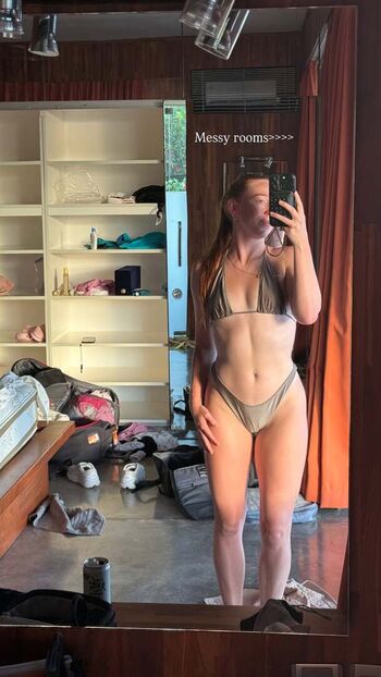 Molly carlson page leaked private photo uncensored HD quality
