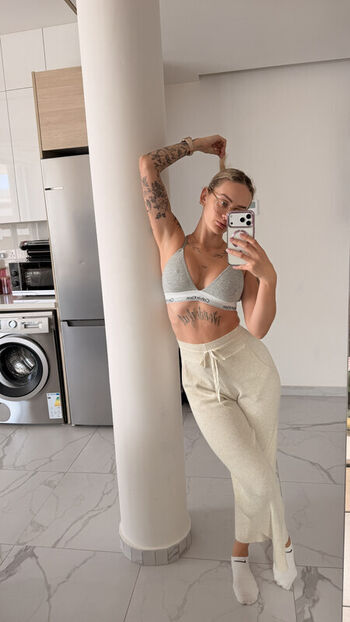 Mrs carolina  page leaked private photo uncensored HD quality