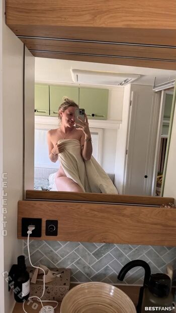Mspeachysophie leaked private photo uncensored HD quality