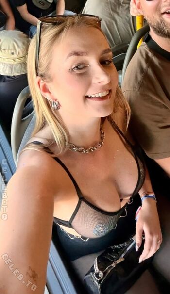 Naadine  page leaked private photo uncensored HD quality