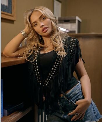 Natalie alyn lind  page leaked private photo uncensored HD quality
