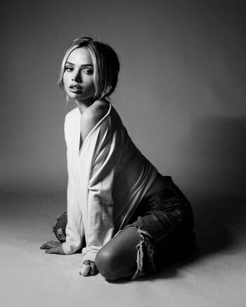 Natalie alyn lind  page leaked private photo uncensored HD quality