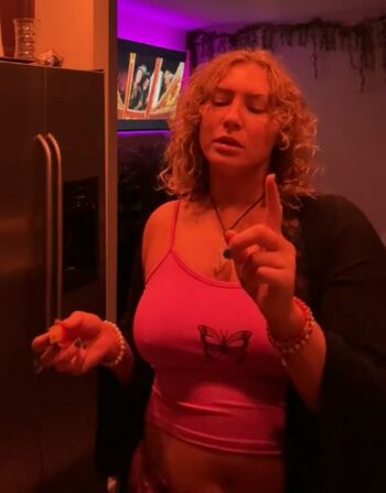 Nikkita lyons  page leaked private photo uncensored HD quality