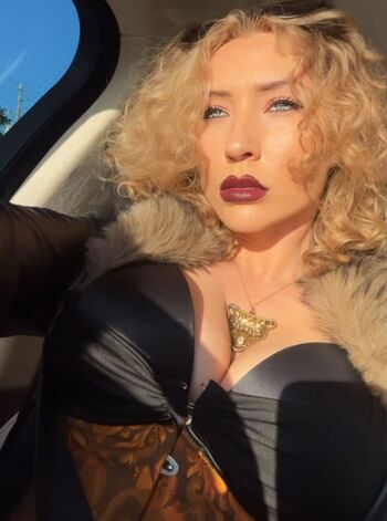 Nikkita lyons  page leaked private photo uncensored HD quality