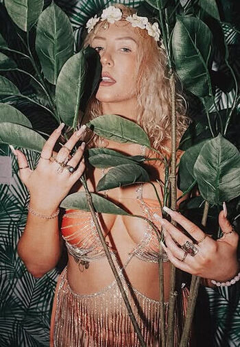 Nikkita lyons  page leaked private photo uncensored HD quality