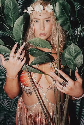 Nikkita lyons  page leaked private photo uncensored HD quality